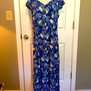 Chiasso maxi dress size 16. Floral print, crisscross design in the back.
